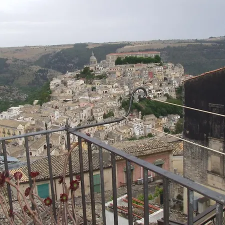 Bed & Breakfast Finestre Su Ibla