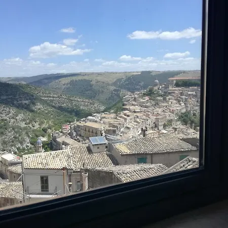 Finestre Su Ibla 3*