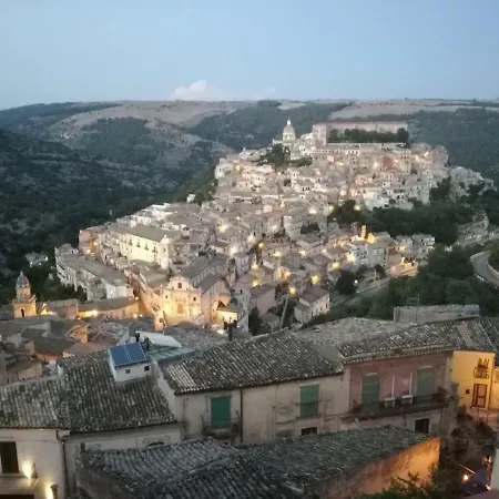 Finestre Su Ibla Bed & Breakfast